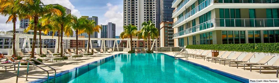THE AXIS ON BRICKELL COND - Residential