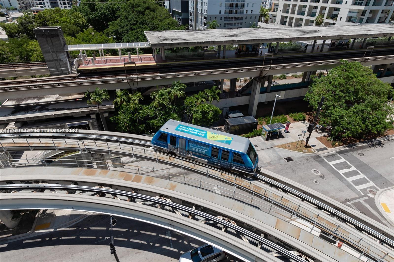 THE AXIS ON BRICKELL COND - Residential