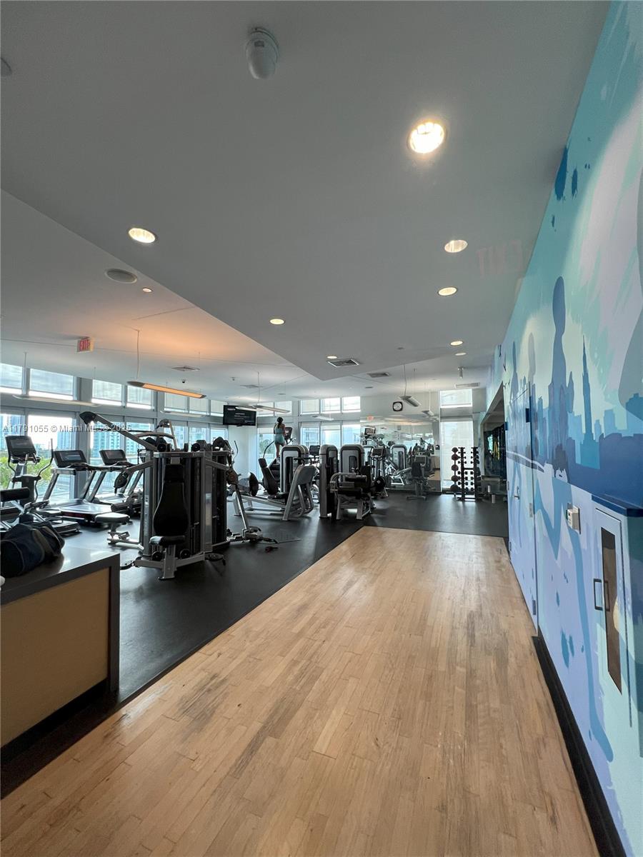 THE AXIS ON BRICKELL COND - Residential