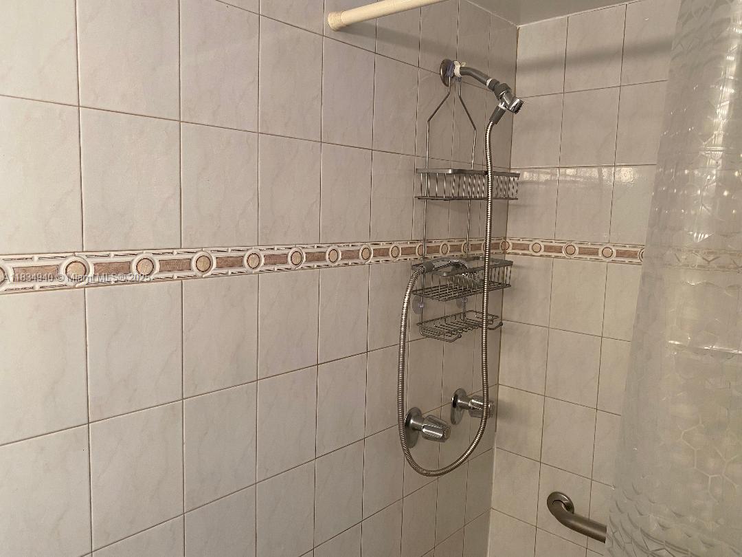 HEMISPHERES BAY NORTH - Residential Lease