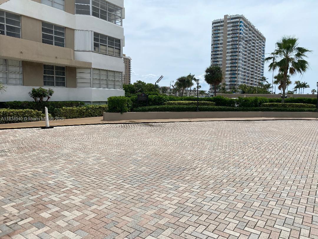 HEMISPHERES BAY NORTH - Residential Lease