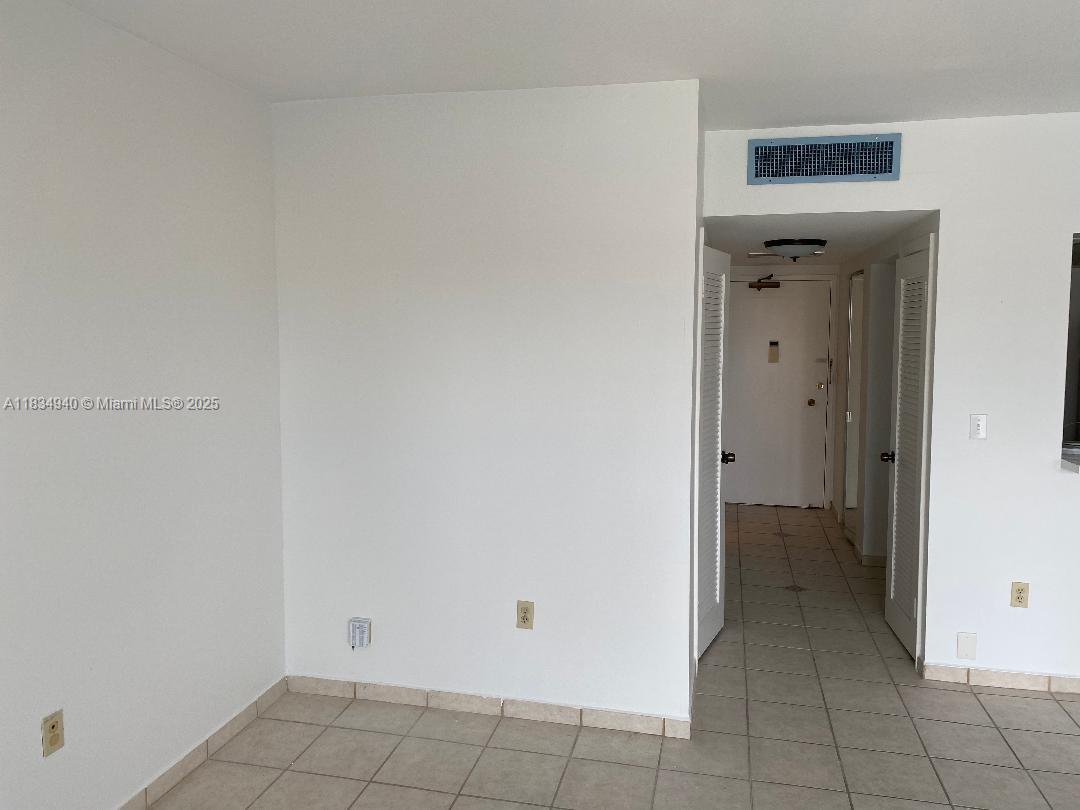 HEMISPHERES BAY NORTH - Residential Lease