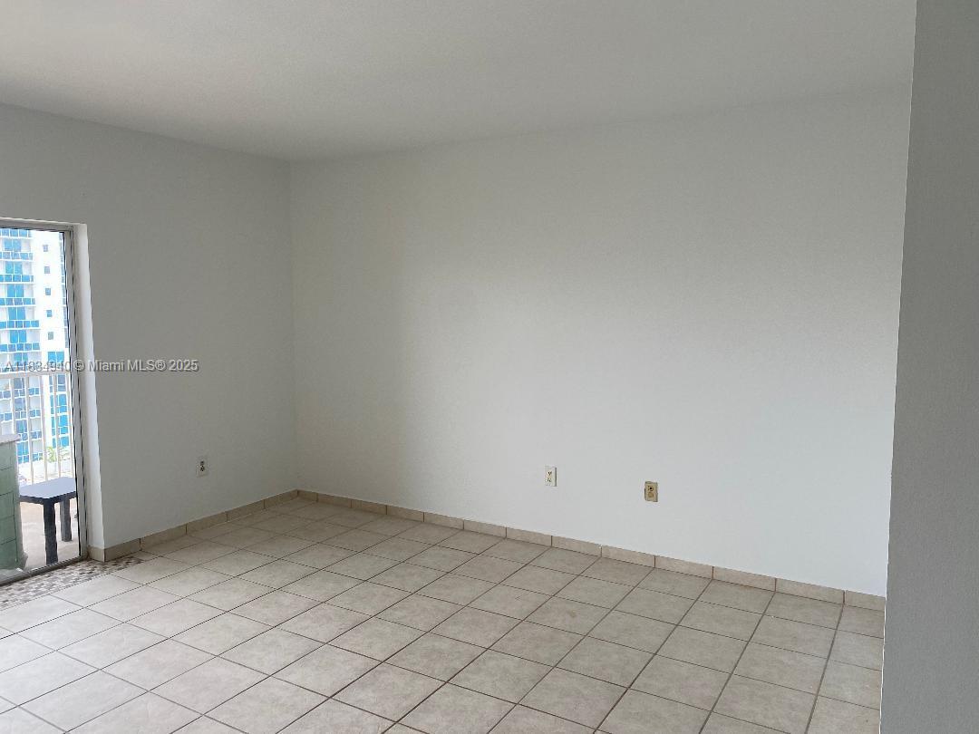 HEMISPHERES BAY NORTH - Residential Lease