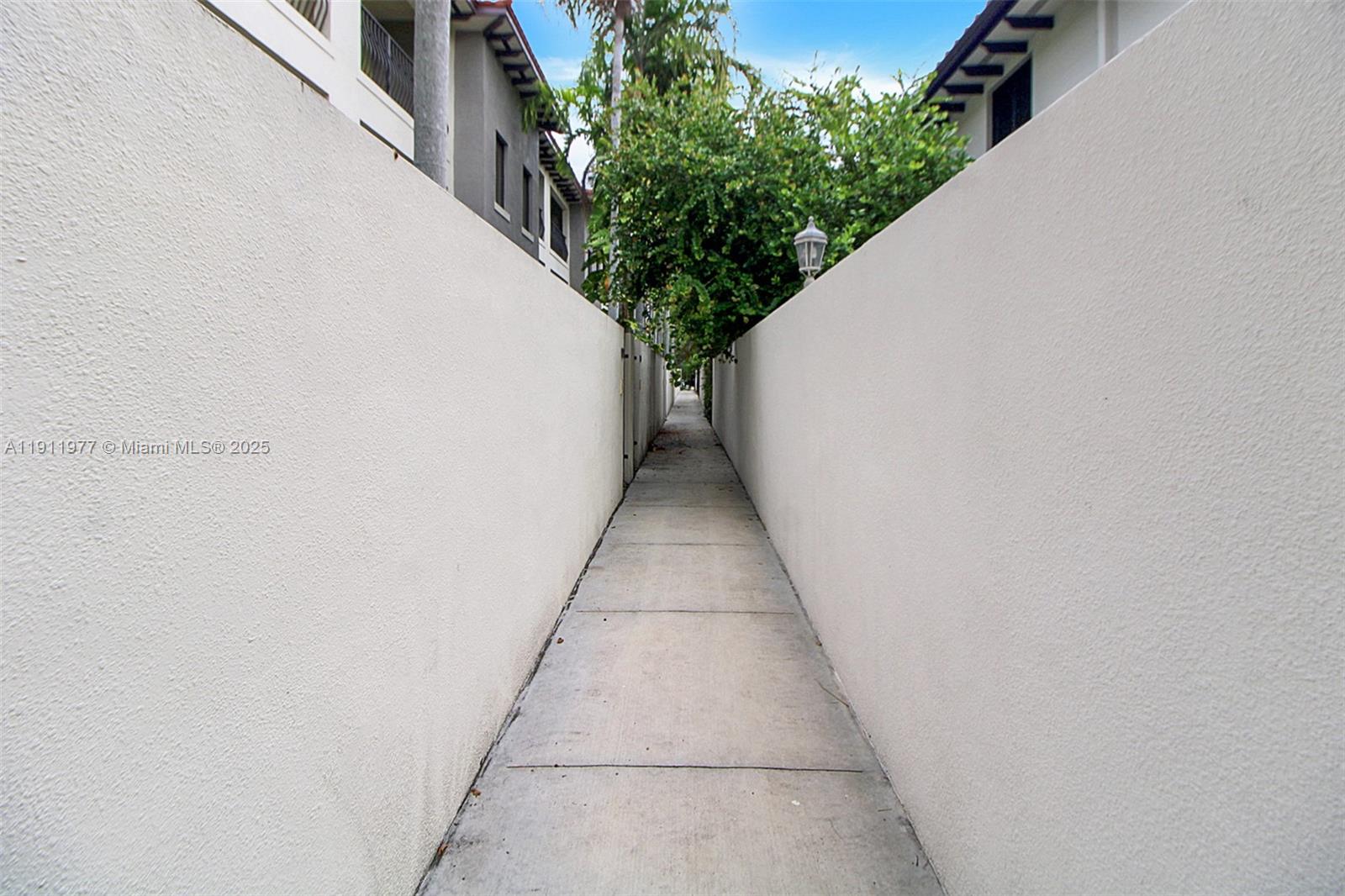 GROVE VILLAS CONDO - Residential