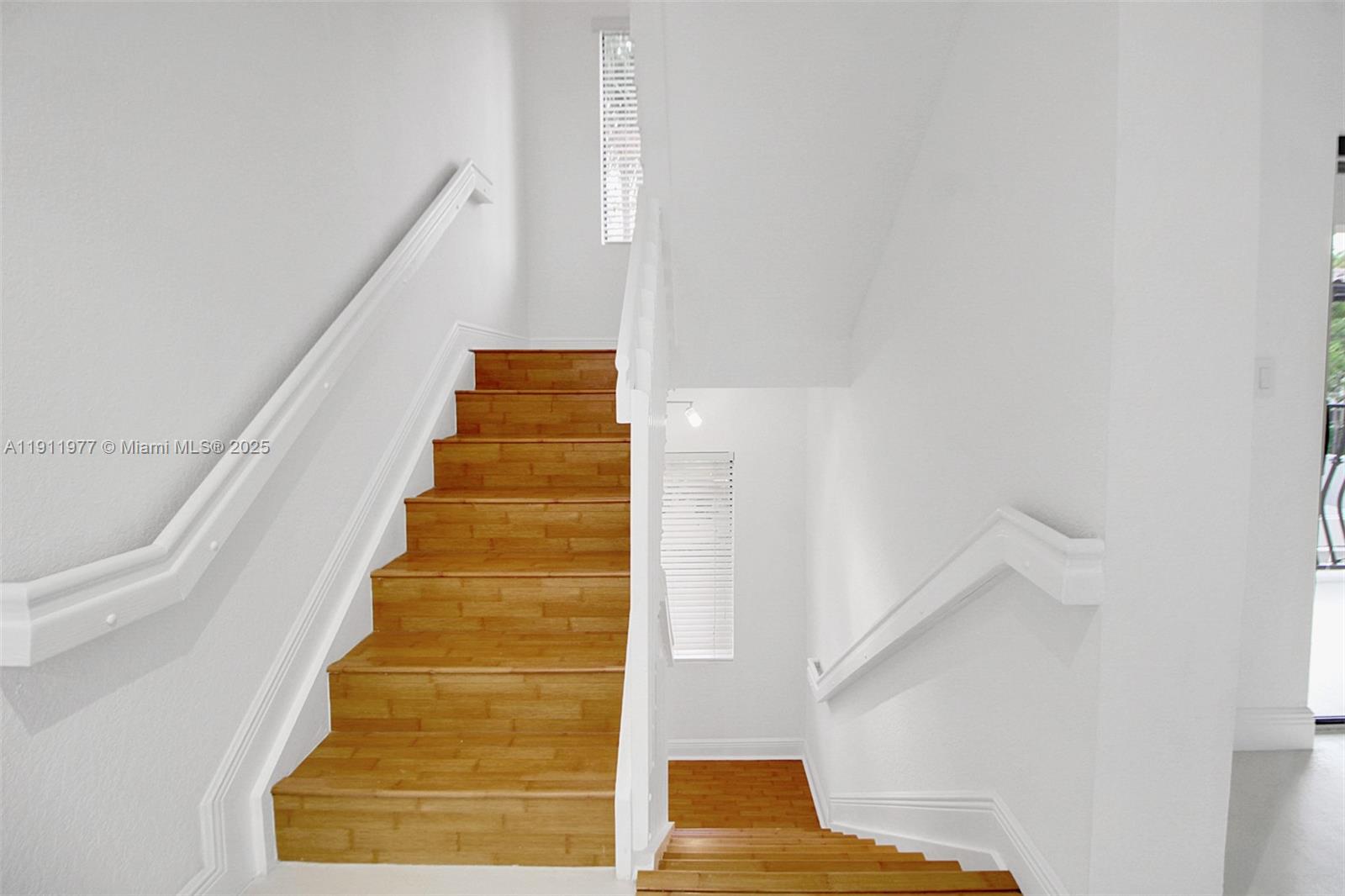 GROVE VILLAS CONDO - Residential