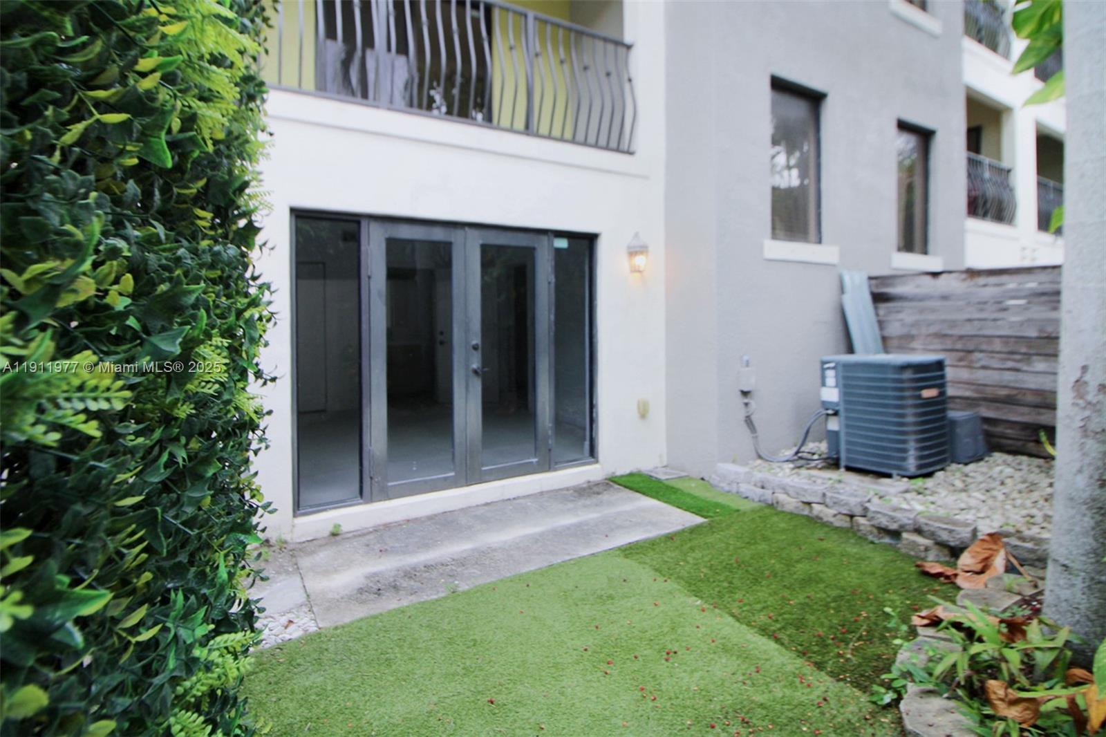 GROVE VILLAS CONDO - Residential