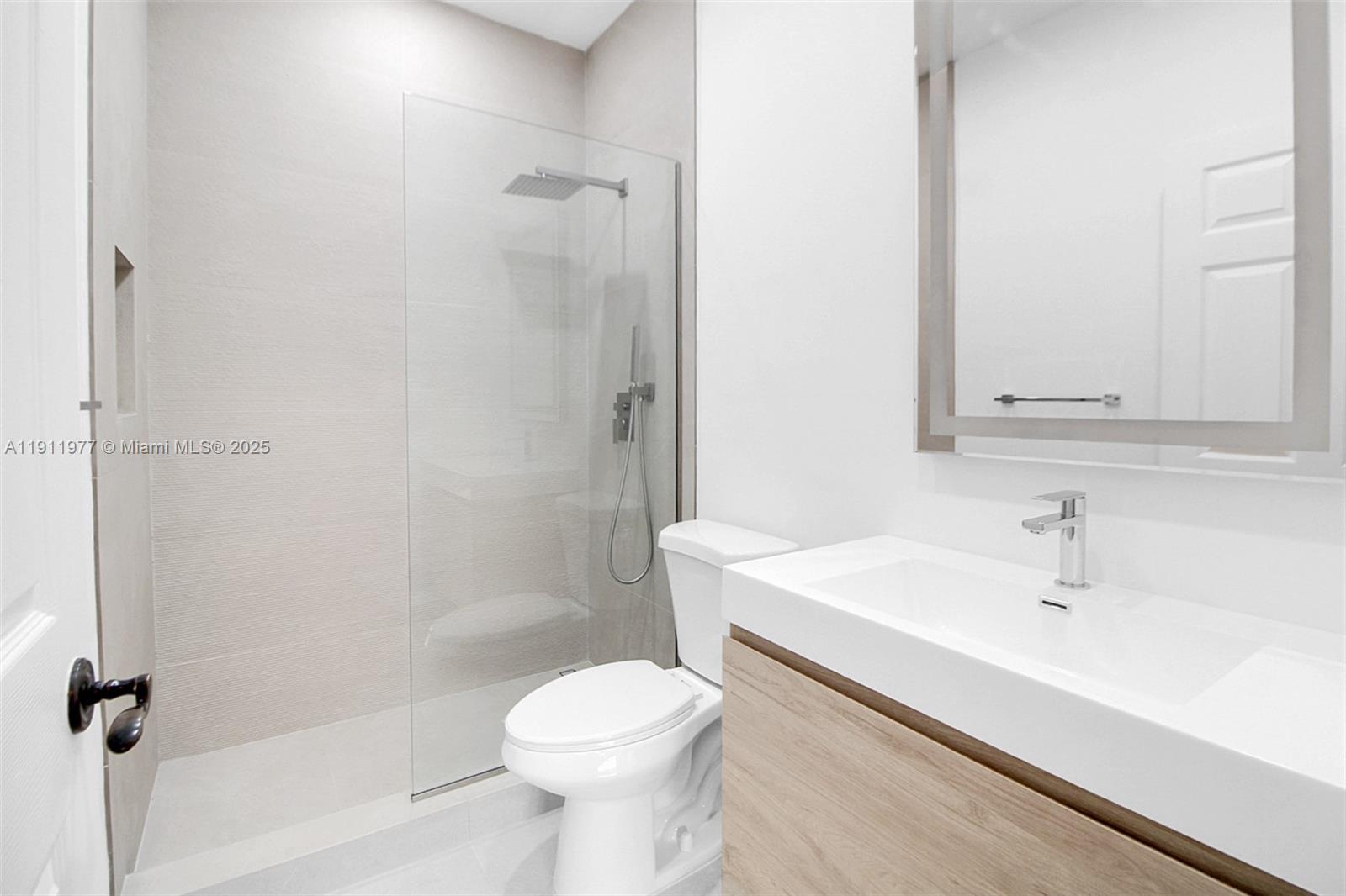 GROVE VILLAS CONDO - Residential