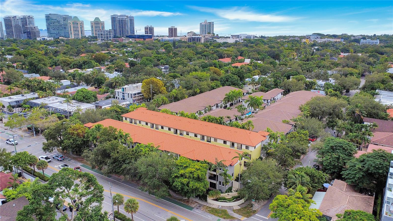 GROVE VILLAS CONDO - Residential