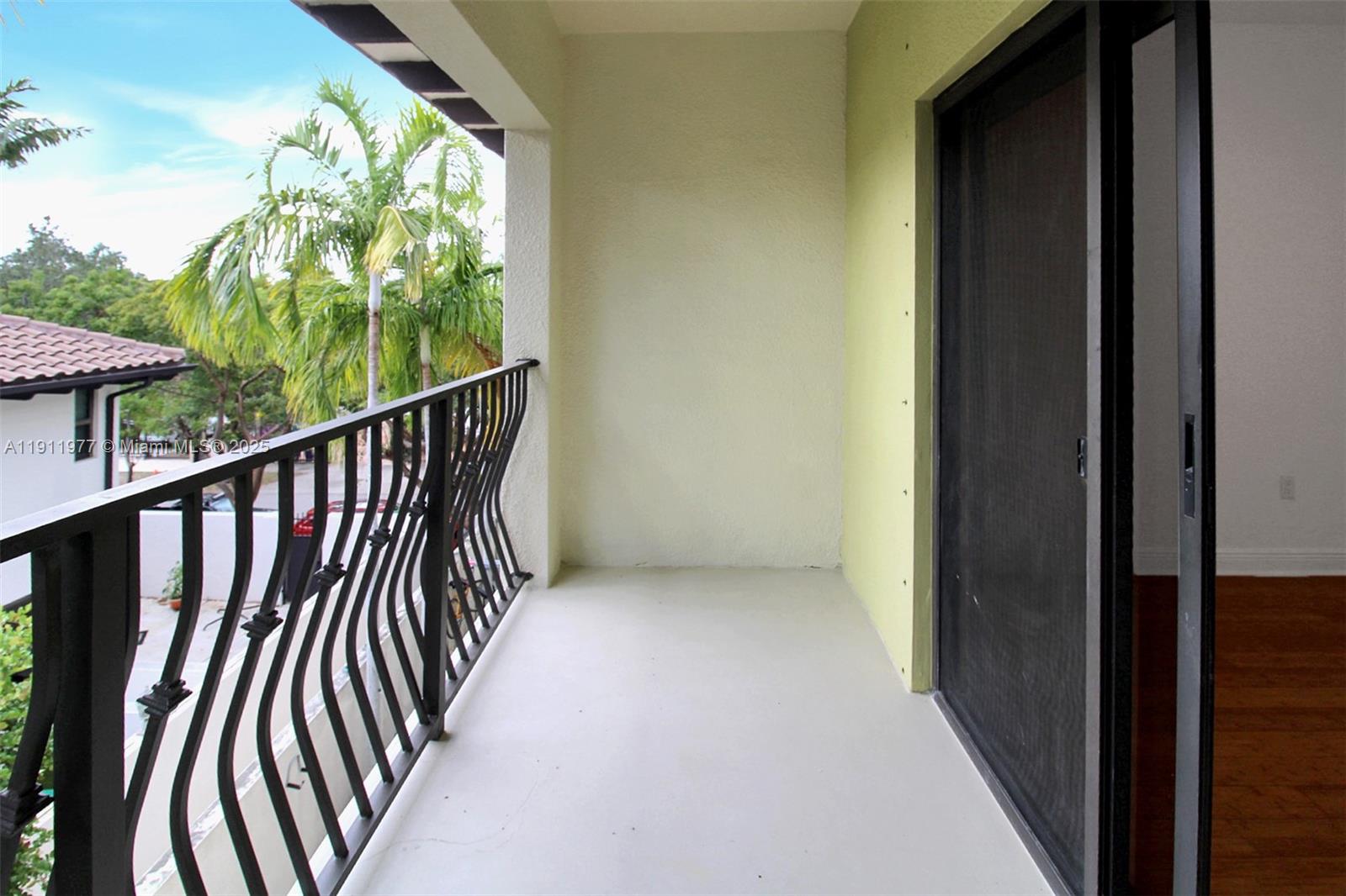 GROVE VILLAS CONDO - Residential