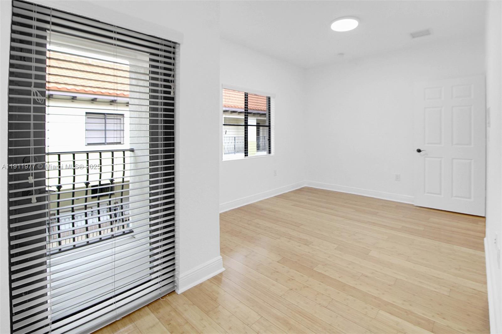 GROVE VILLAS CONDO - Residential