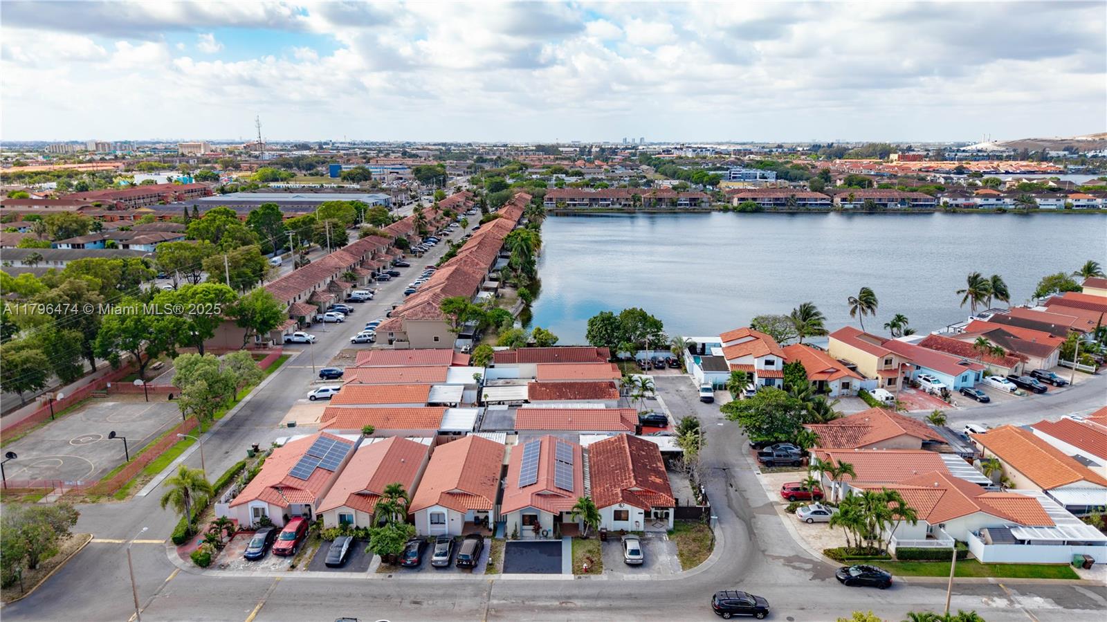 EL PRADO BY THE LAKE - Residential