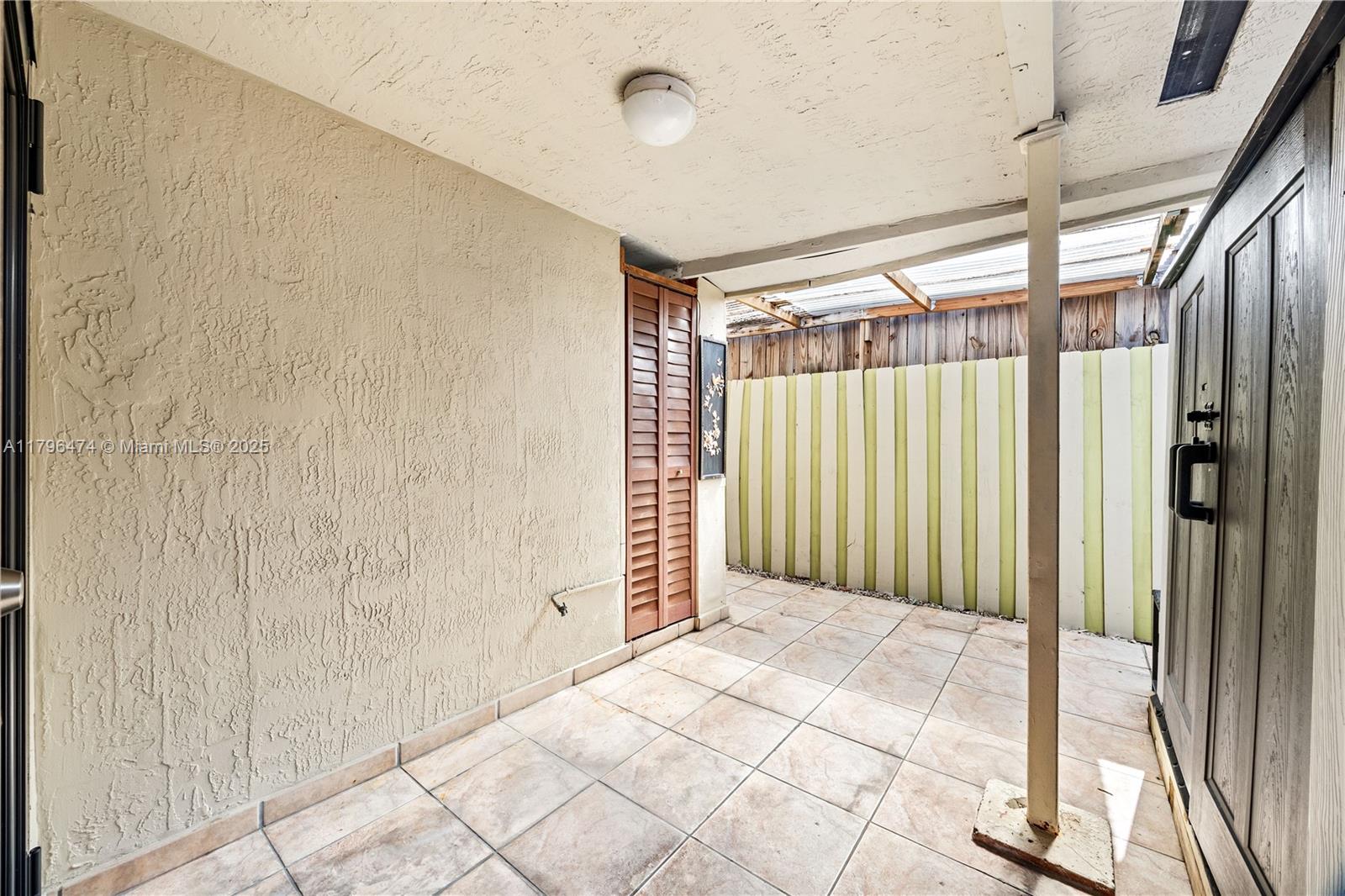 EL PRADO BY THE LAKE - Residential