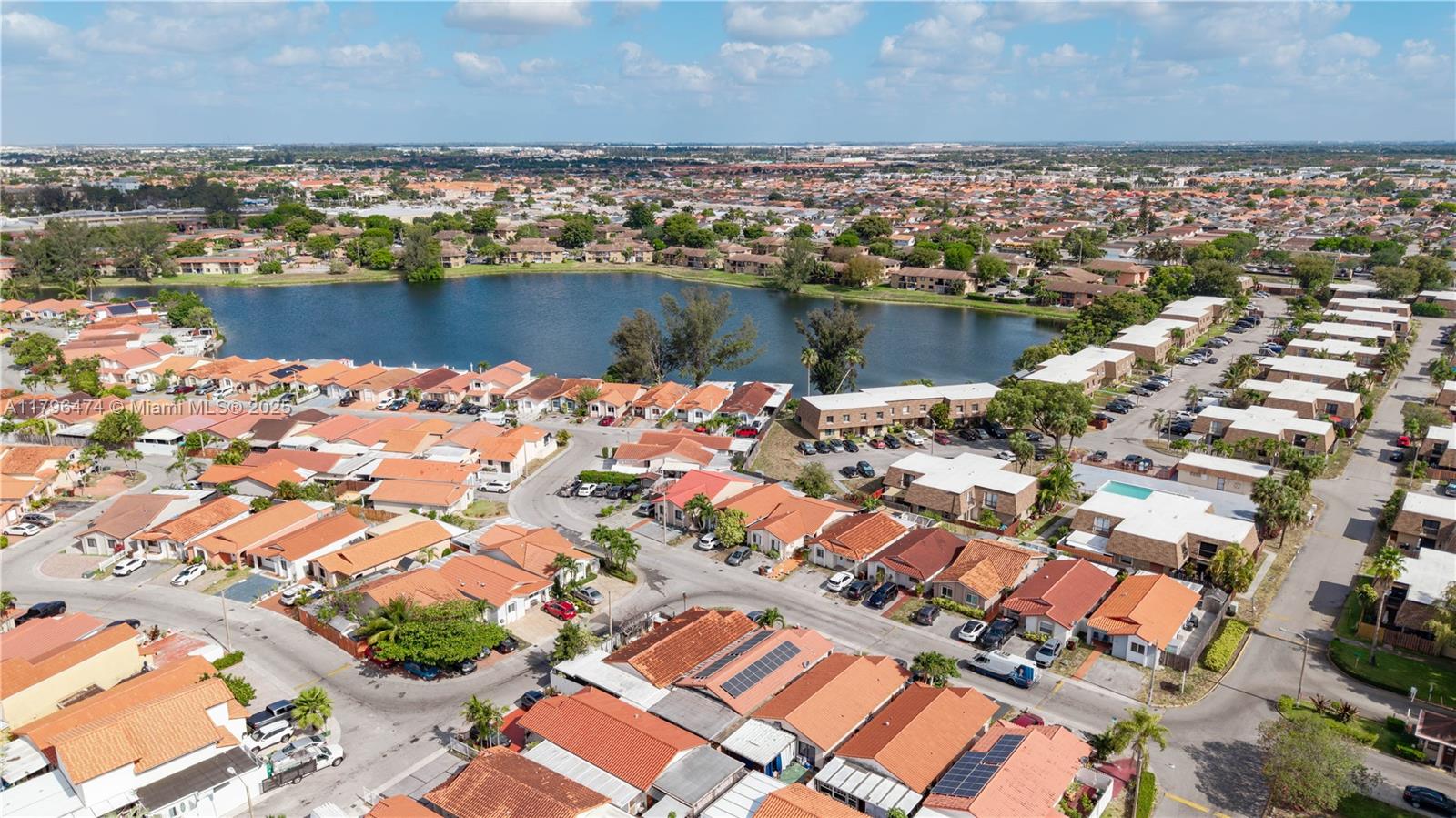 EL PRADO BY THE LAKE - Residential