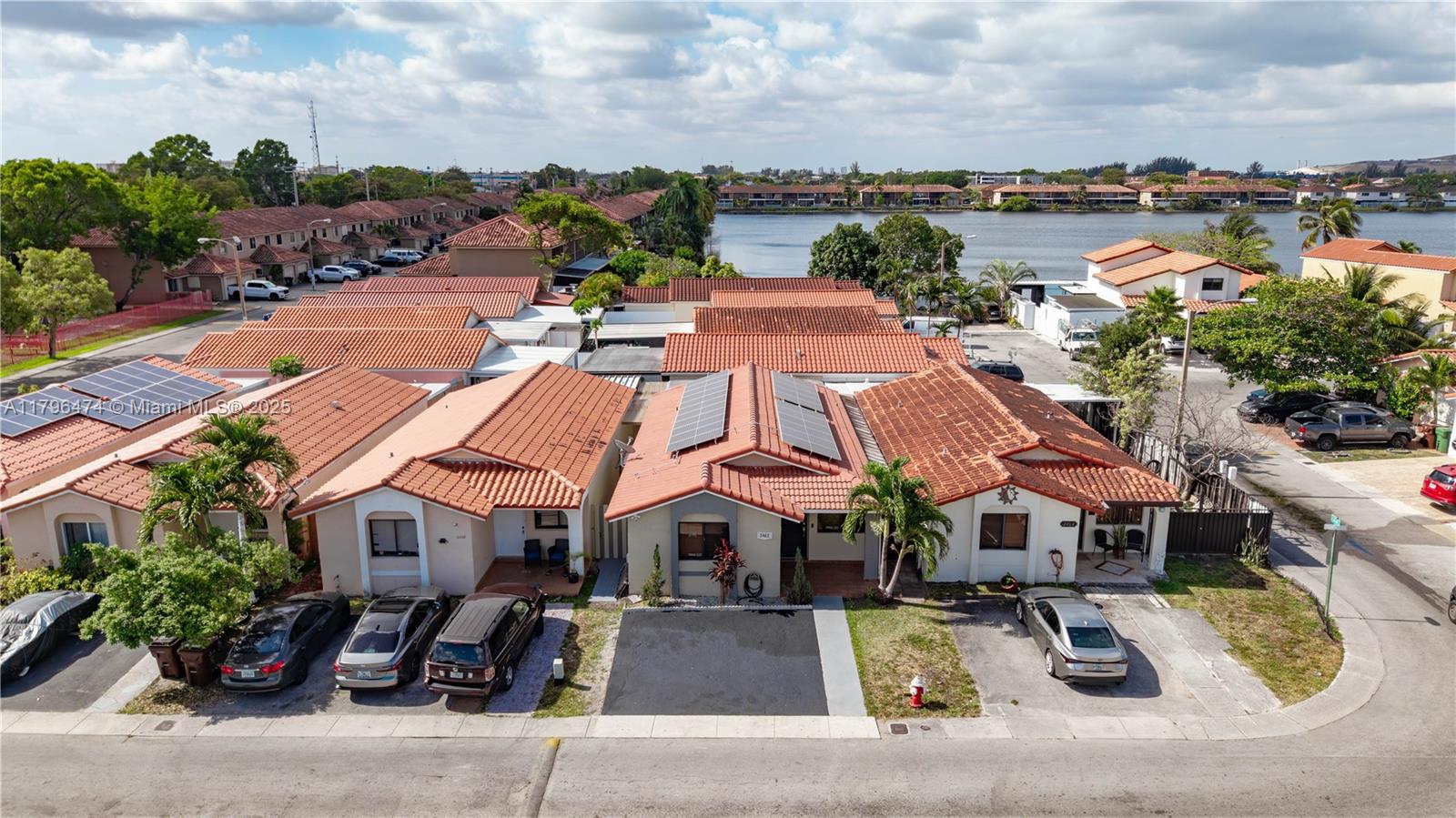 EL PRADO BY THE LAKE - Residential