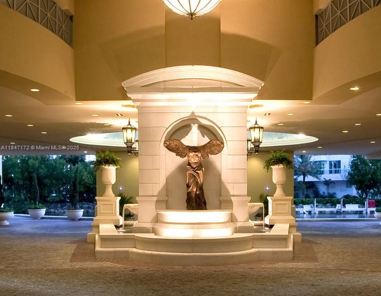 ST TROPEZ ON THE BAY II C - Residential Lease