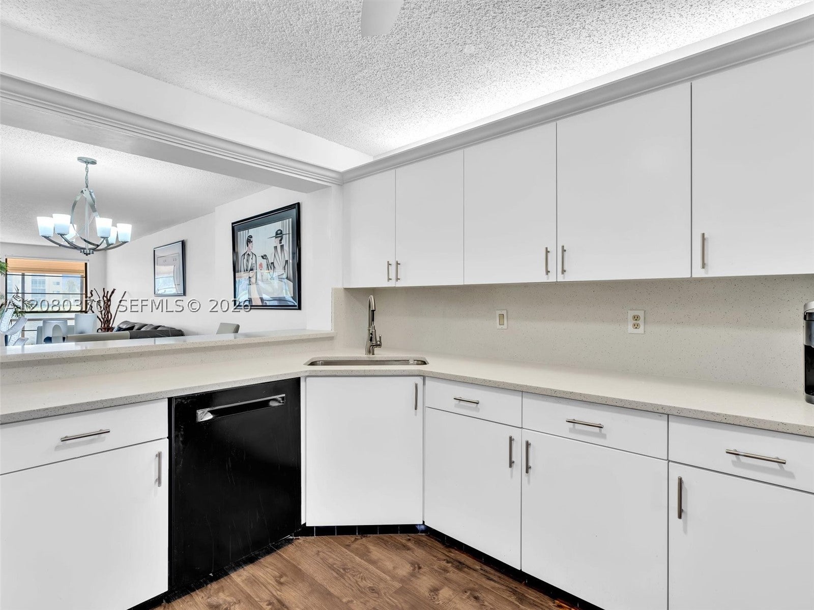 7518 Fairfax Dr