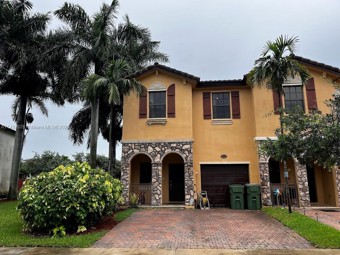 CORNER TOWNHOUSE featuring 4 Bedrooms and 2.5 Bathrooms with Garage + driveway + guest parking, Private Backyard towards CANAL ! Kitchen has granite counter tops with Eat-in-Bar. Freshly Painted. Washer and
Dryer inside the unit ! ONLY 1 MONTH + SECURITY DEPOSIT !!!! Enjoy Community pool, Clubhouse and more!