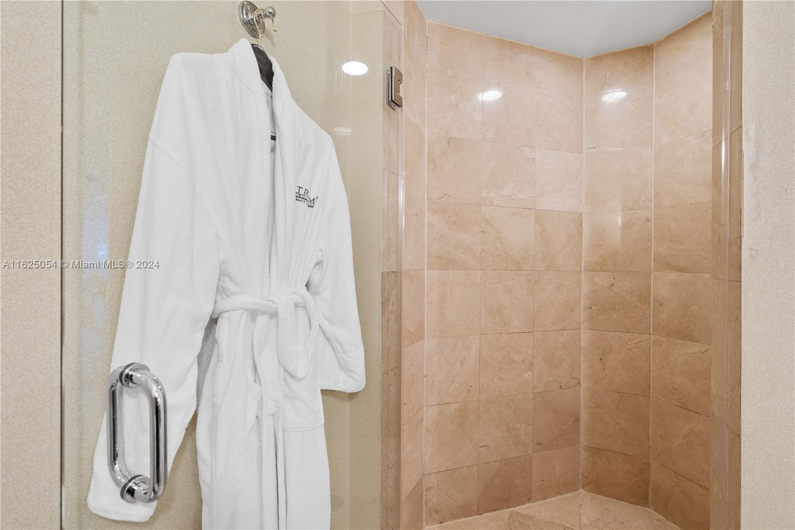 TRUMP INTERNATIONAL SONES - Residential