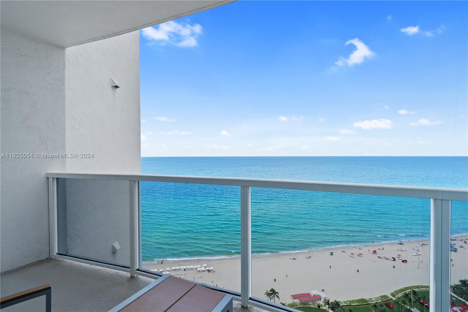 TRUMP INTERNATIONAL SONES - Residential