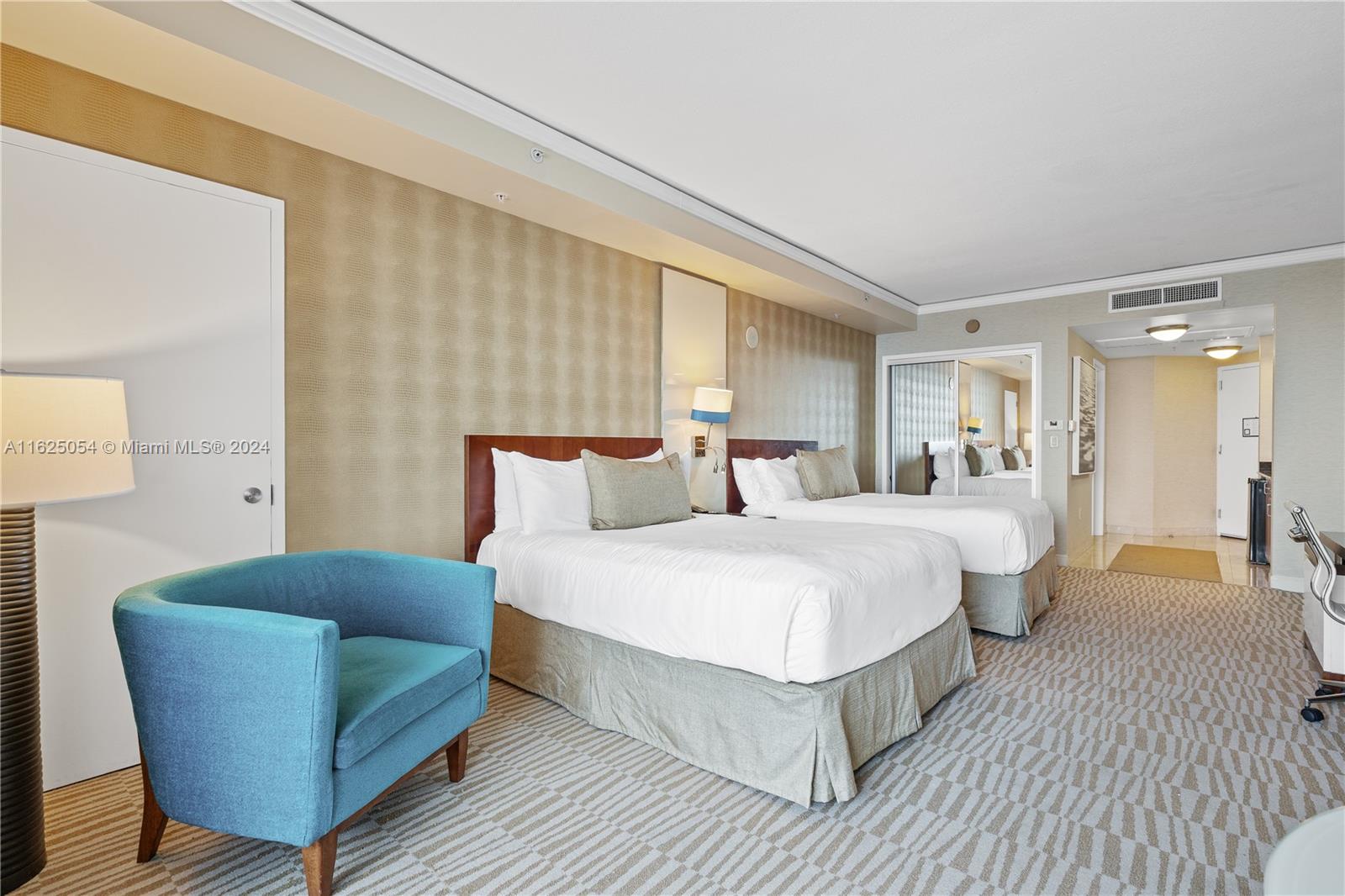 TRUMP INTERNATIONAL SONES - Residential