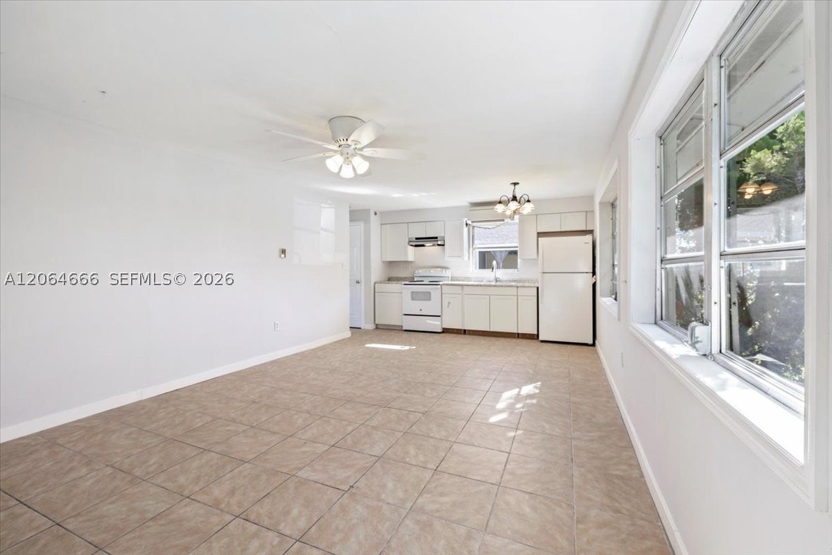 681/683 95th Ave N