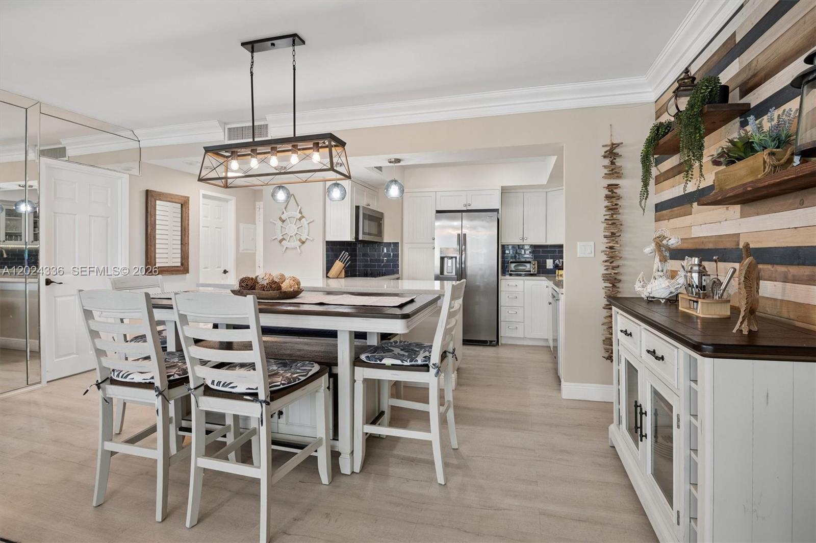 ALEXANDER TOWERS CONDO - Residential