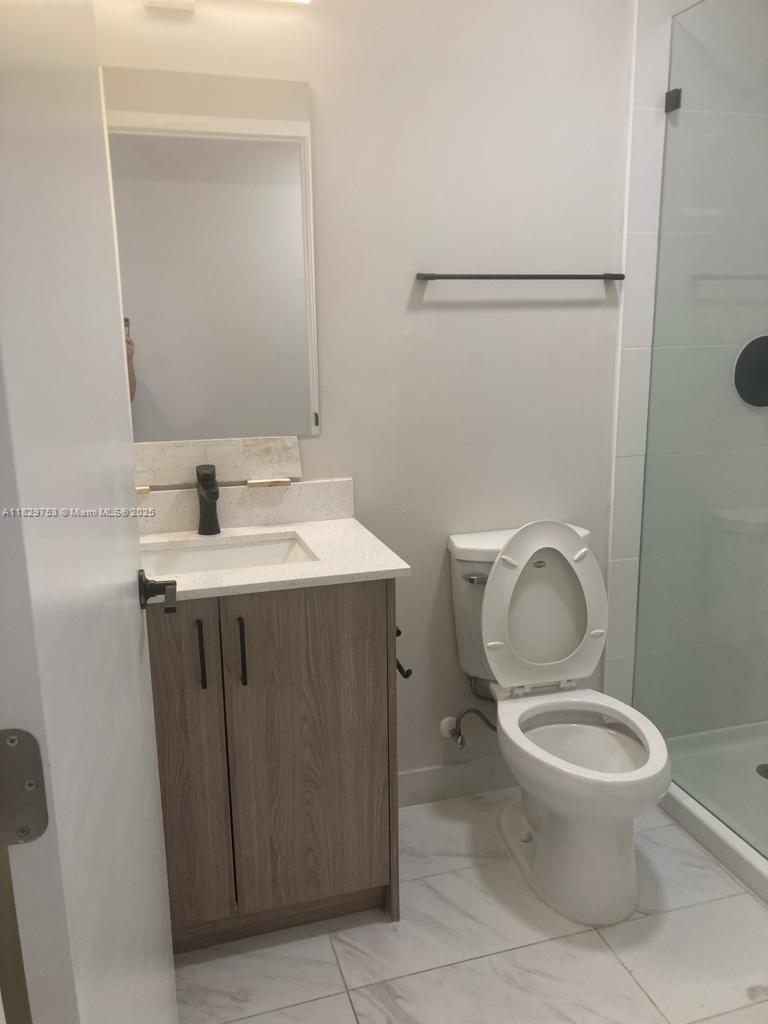 PARADISE ONE - Residential Lease