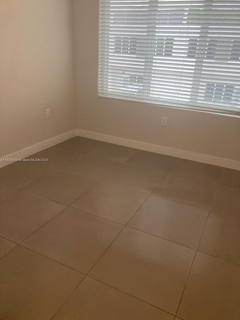 PARADISE ONE - Residential Lease