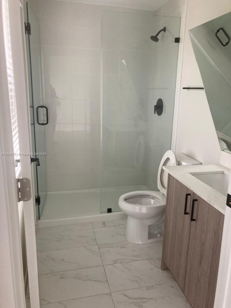 PARADISE ONE - Residential Lease