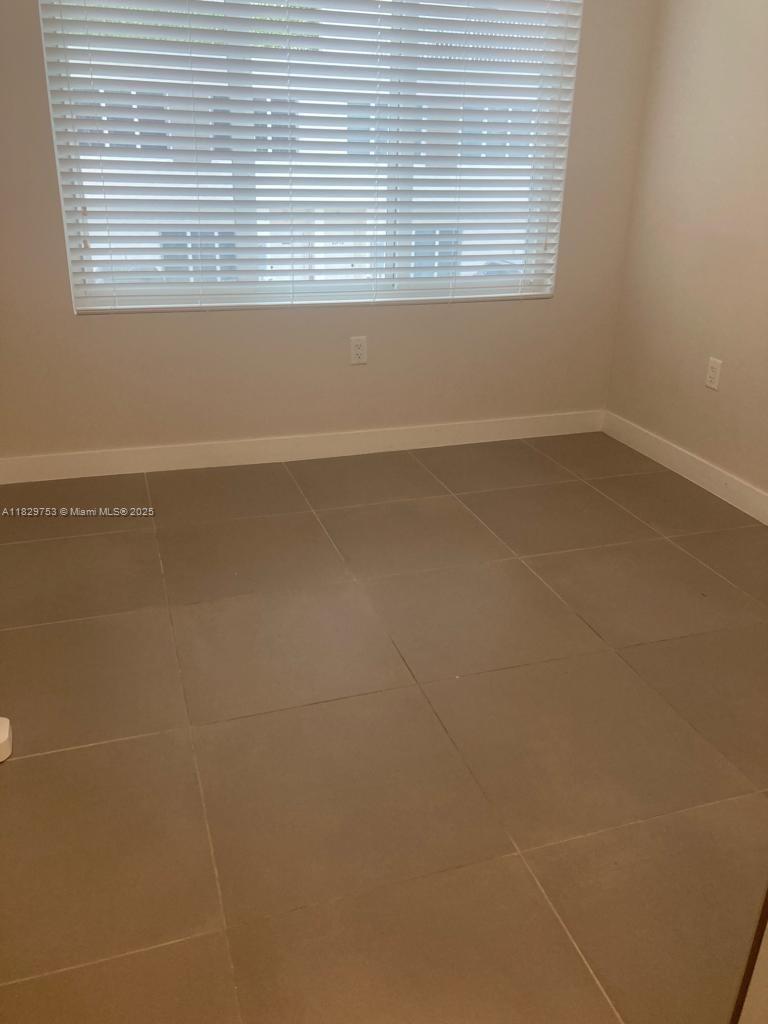 PARADISE ONE - Residential Lease