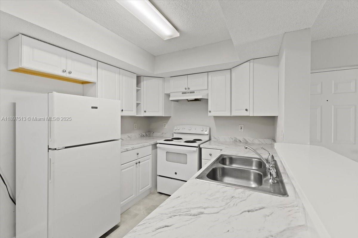 CLUB CARIBE CONDO - Residential Lease