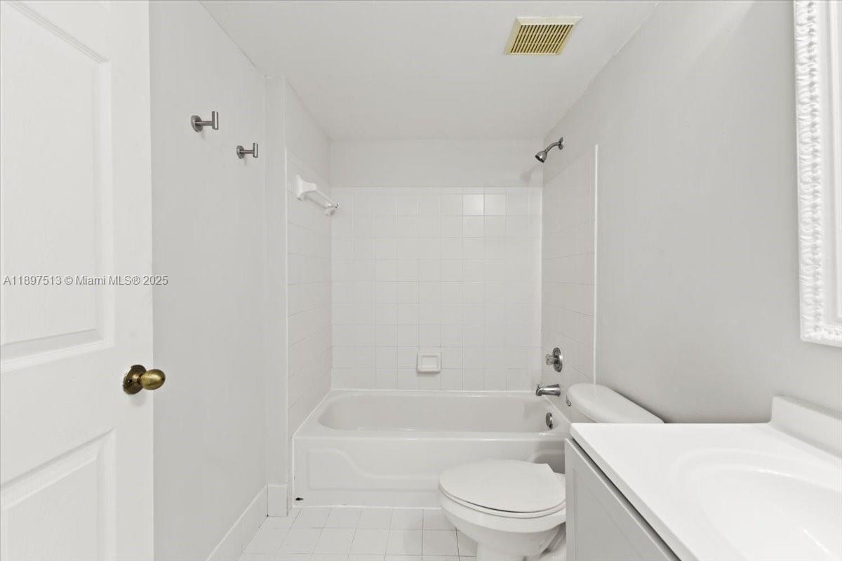 CLUB CARIBE CONDO - Residential Lease