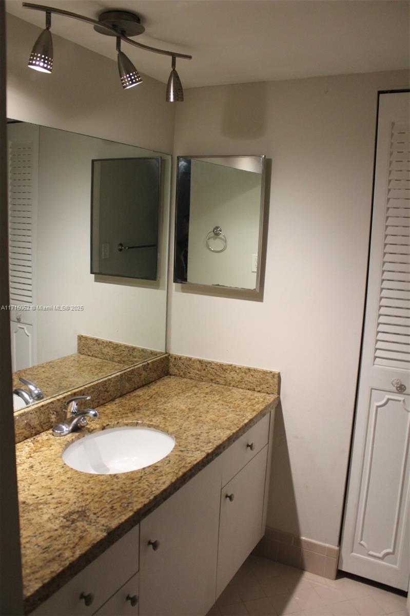 BLUE LAKE APTS CONDO - Residential