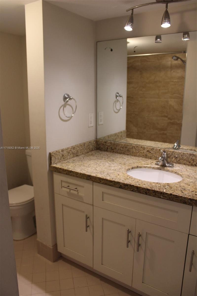 BLUE LAKE APTS CONDO - Residential