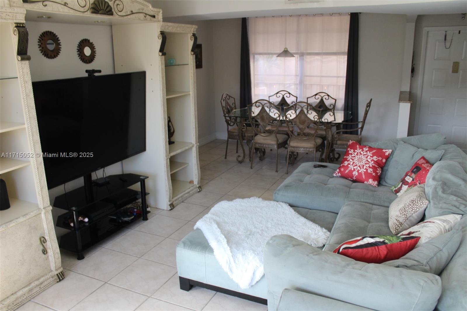 BLUE LAKE APTS CONDO - Residential