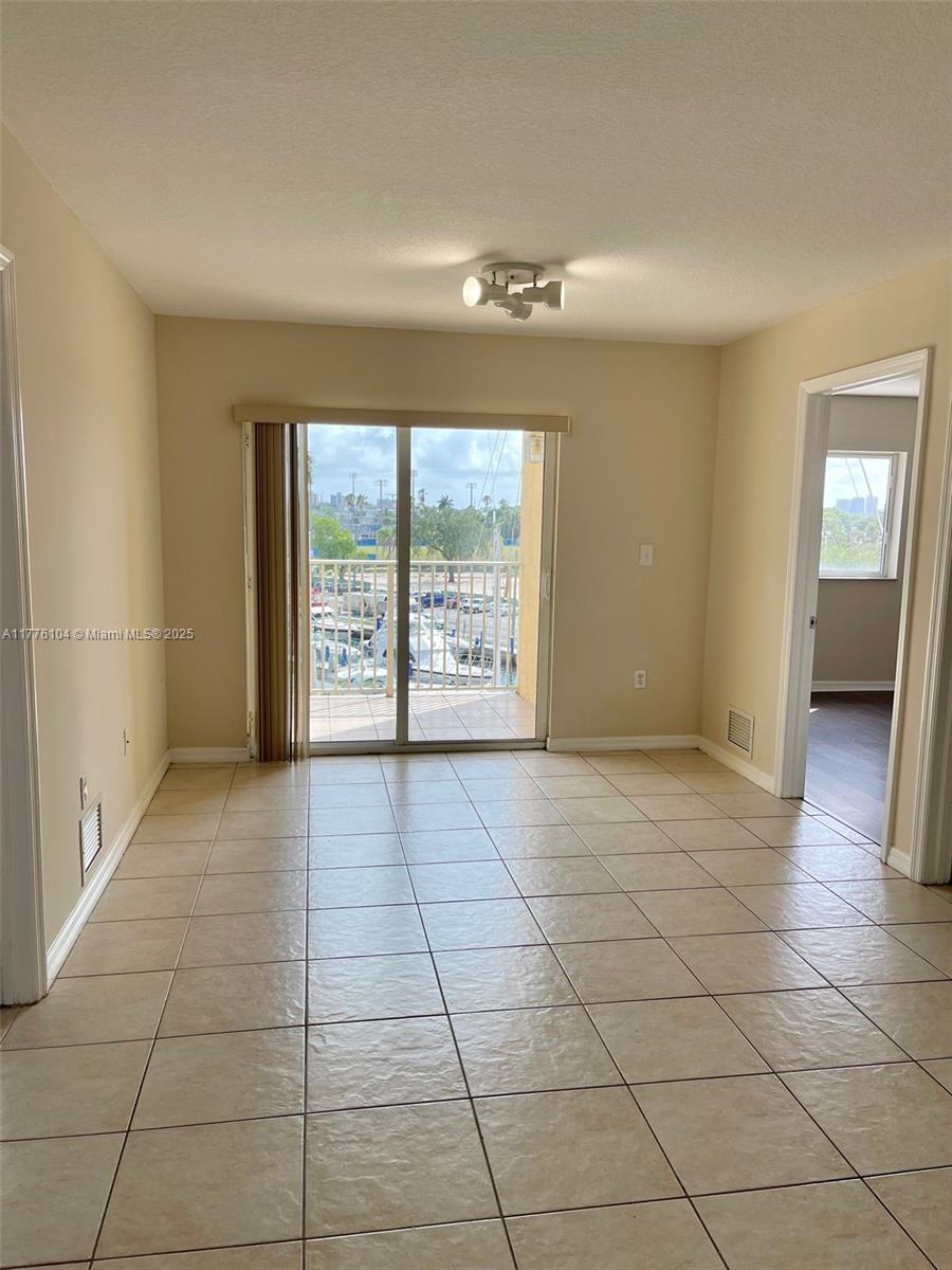 2415 Nw 16th Street Rd 514, Miami, Broward County, Florida - 2 Bedrooms  
2 Bathrooms - 
