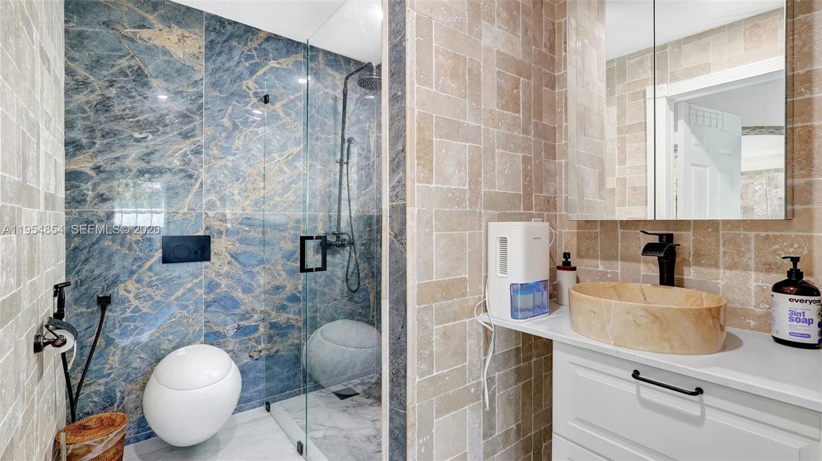 HOLLYWOOD LAKES SECTION - Residential