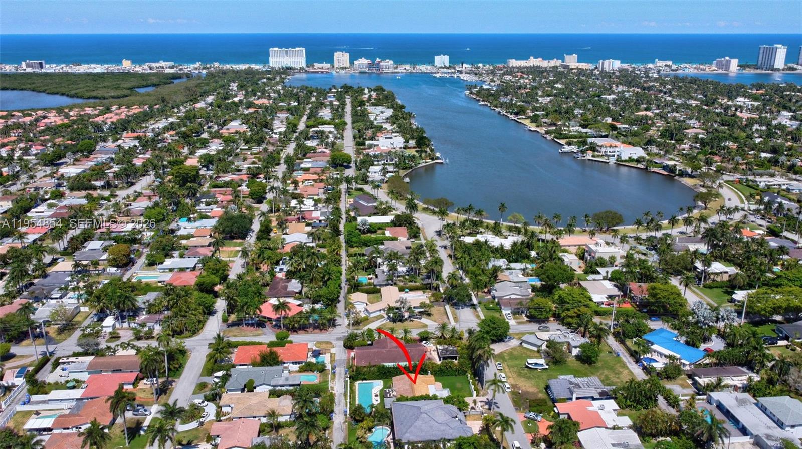 HOLLYWOOD LAKES SECTION - Residential