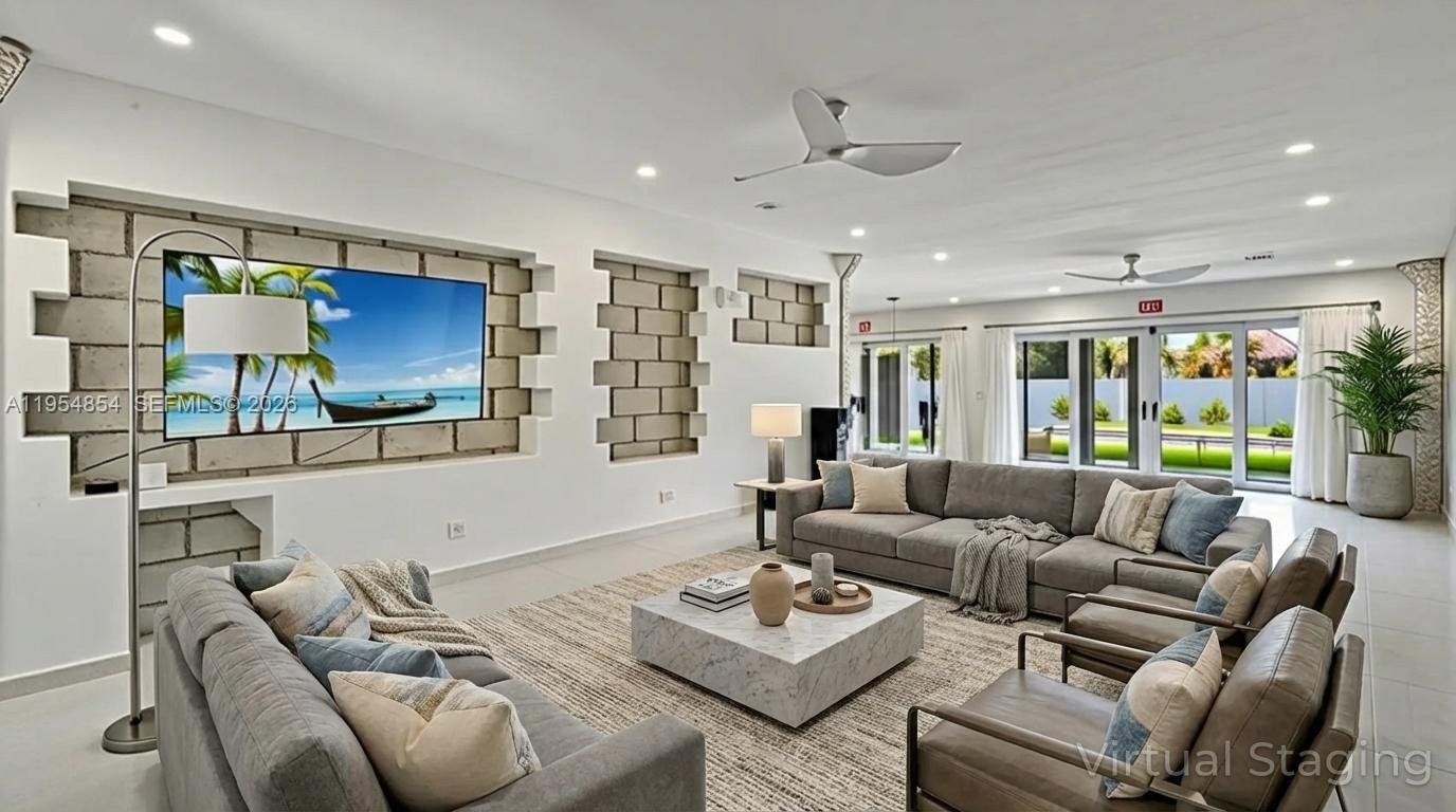 HOLLYWOOD LAKES SECTION - Residential