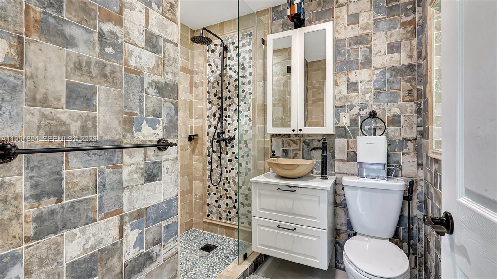 HOLLYWOOD LAKES SECTION - Residential