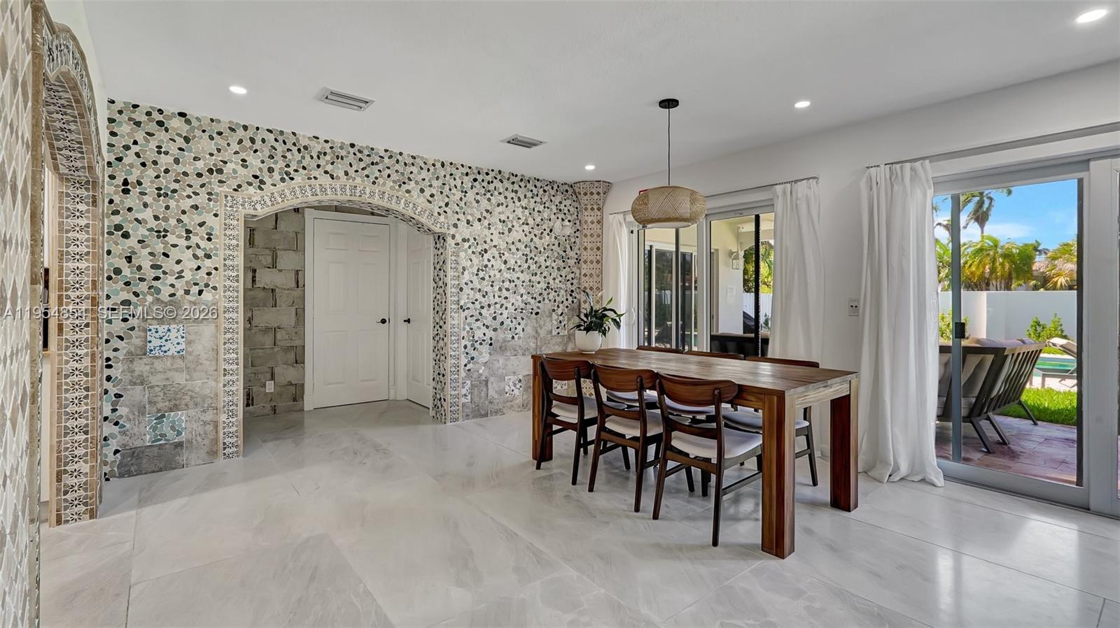 HOLLYWOOD LAKES SECTION - Residential