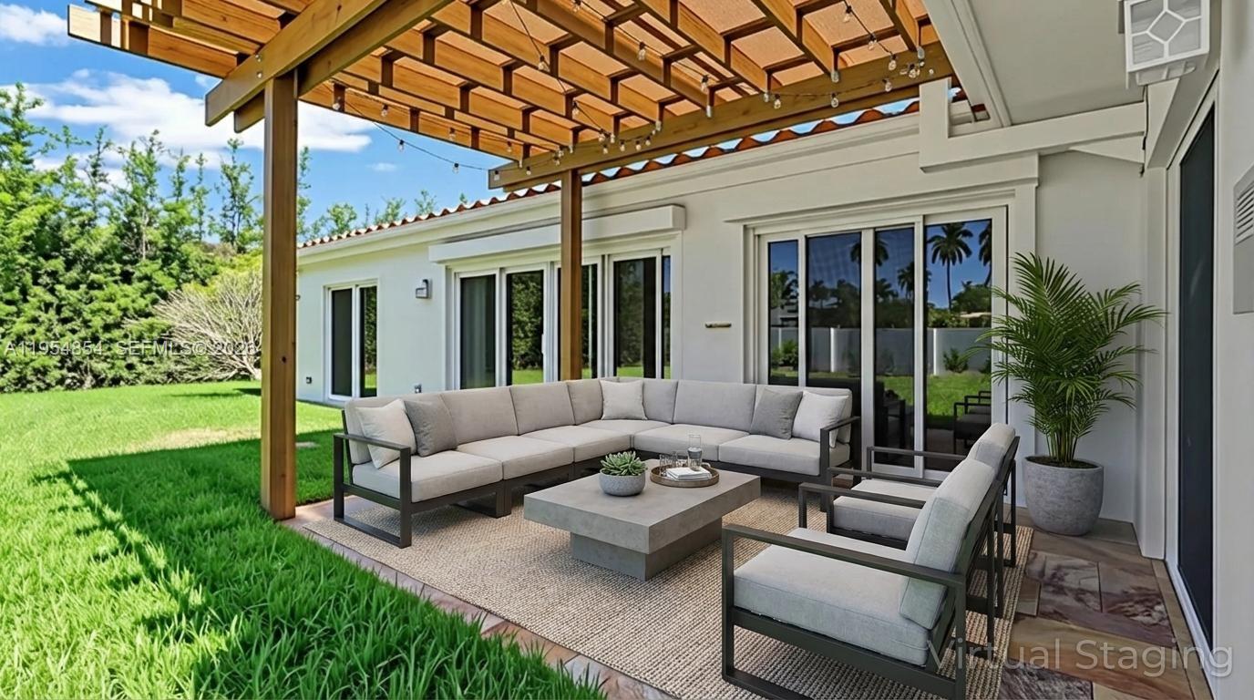 HOLLYWOOD LAKES SECTION - Residential