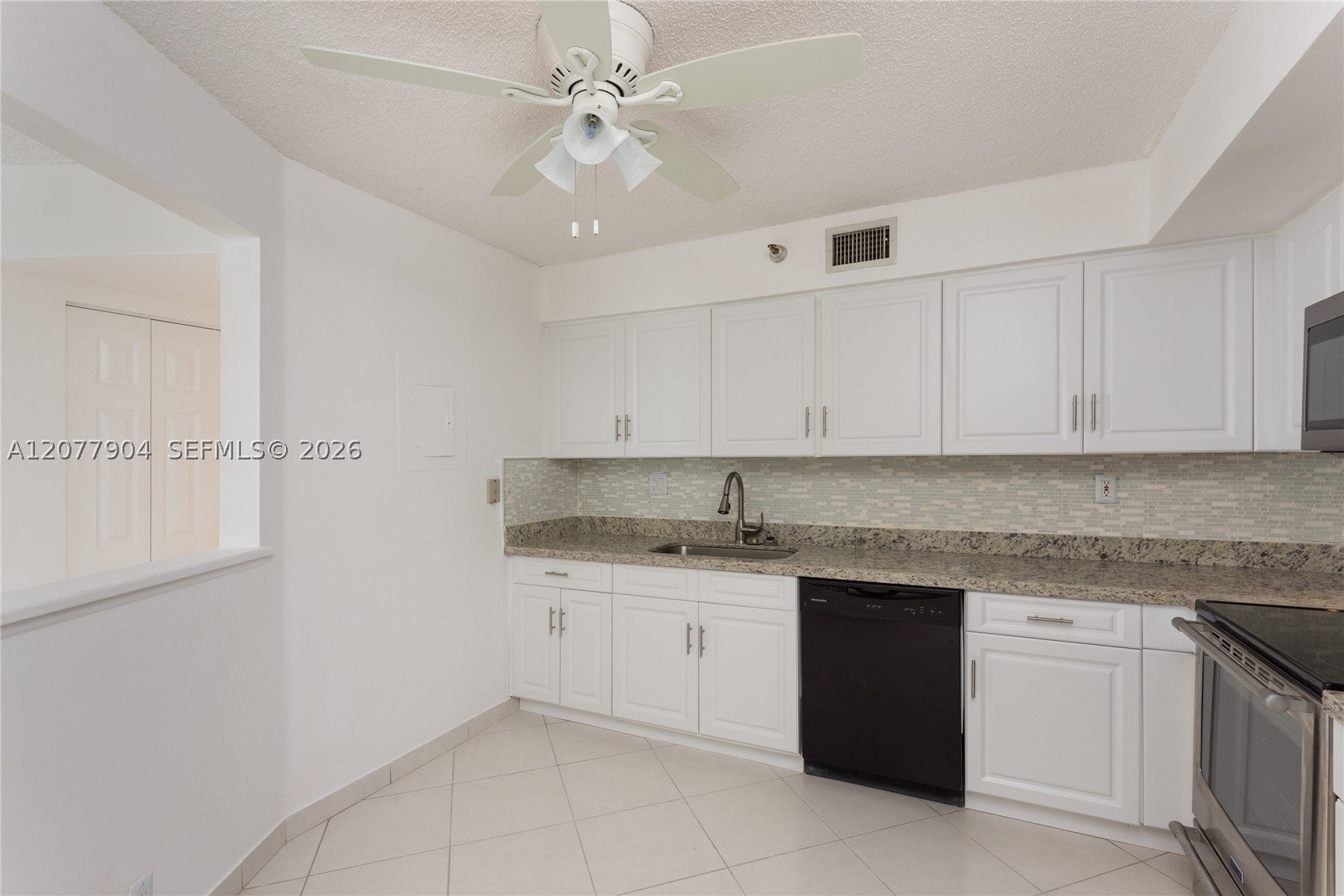 3500 MYSTIC POINTE DR 2202