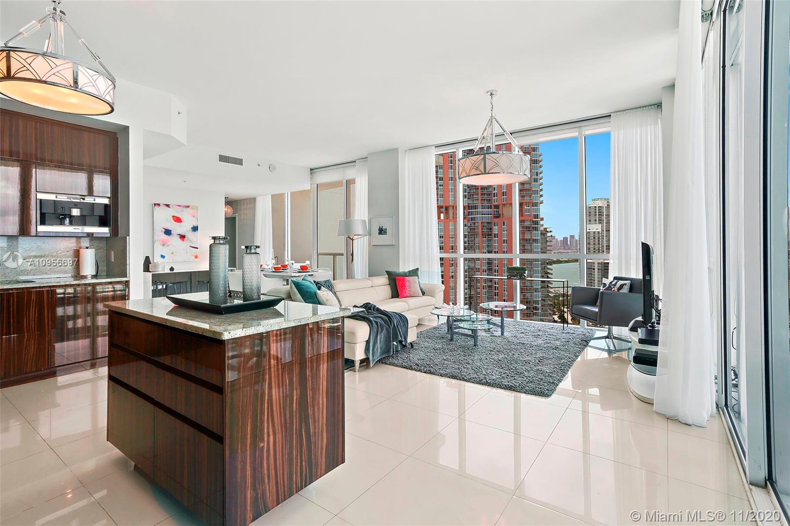 CONTINUUM ON SOUTH BEACH - Residential