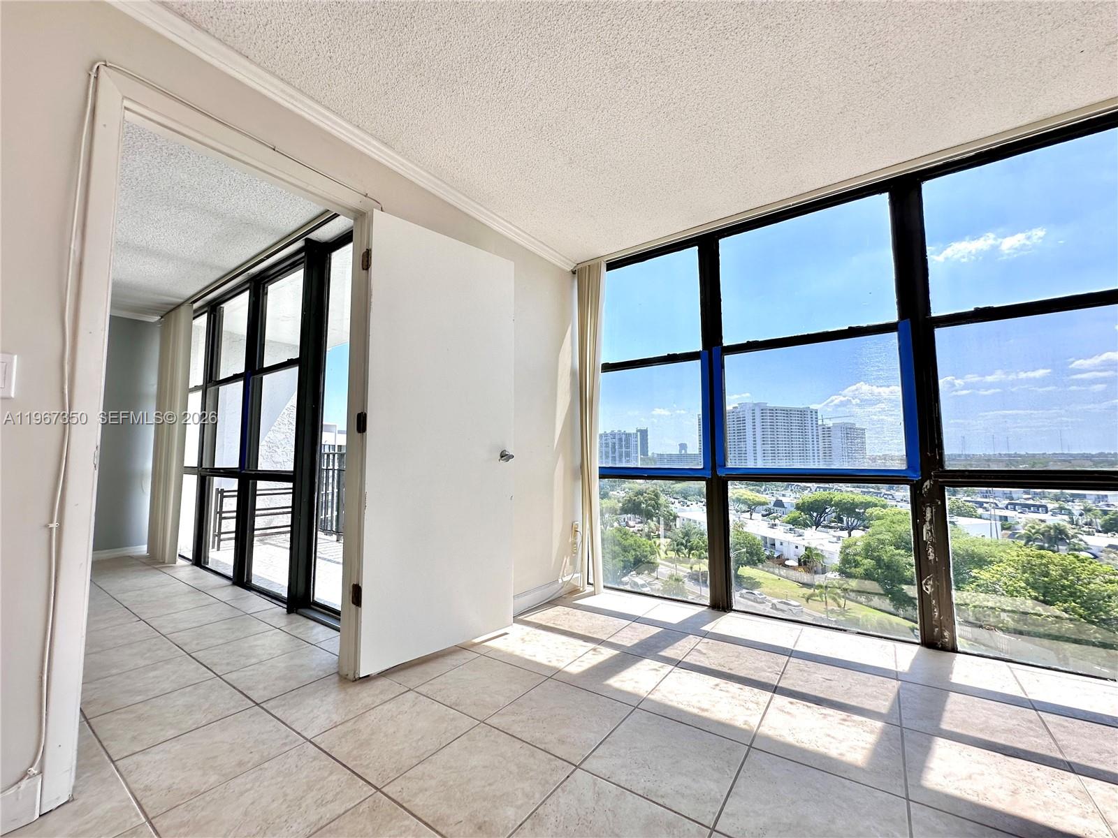 800 Parkview Dr 1007