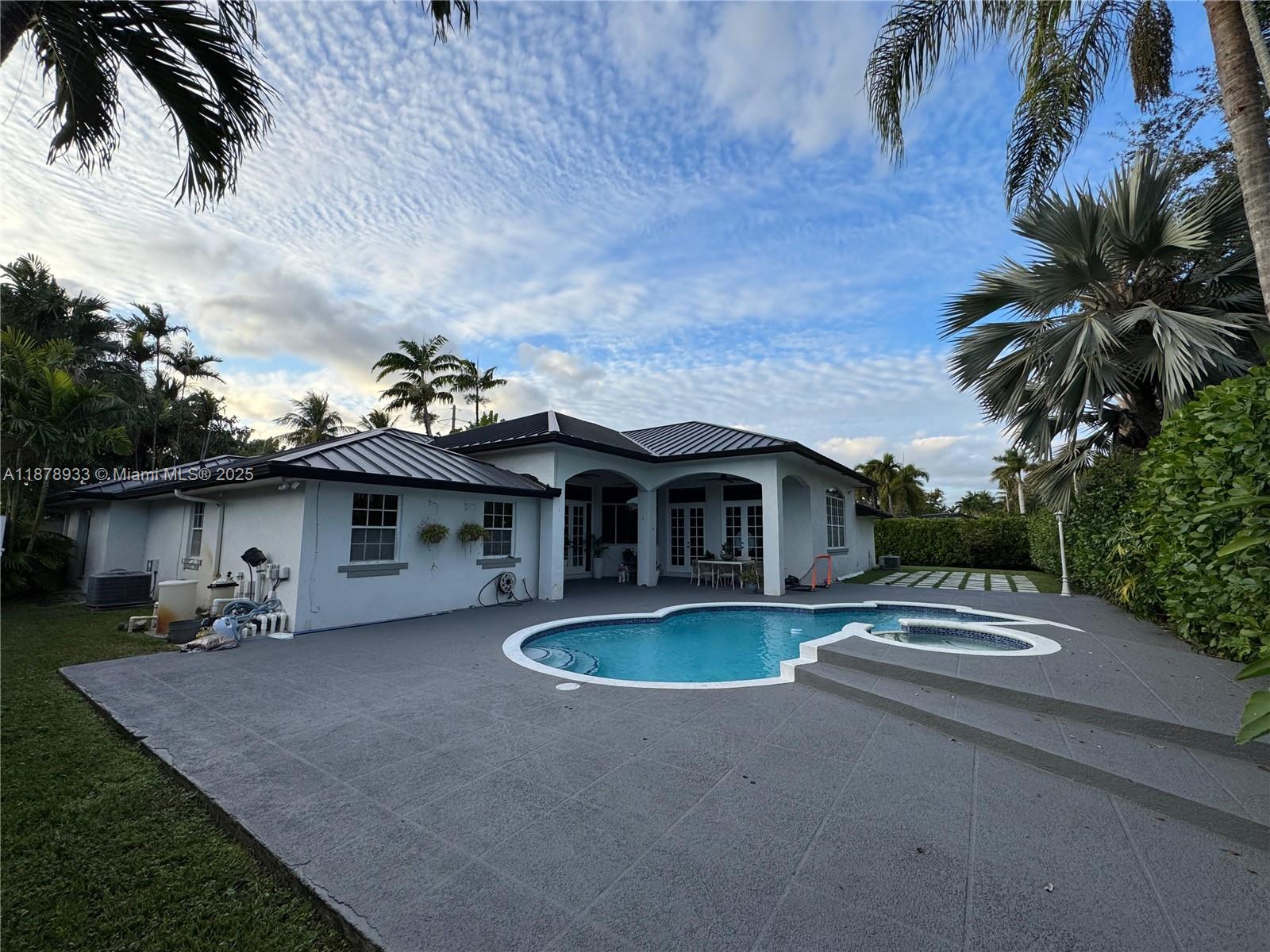 ARENAL SUB - Residential Lease