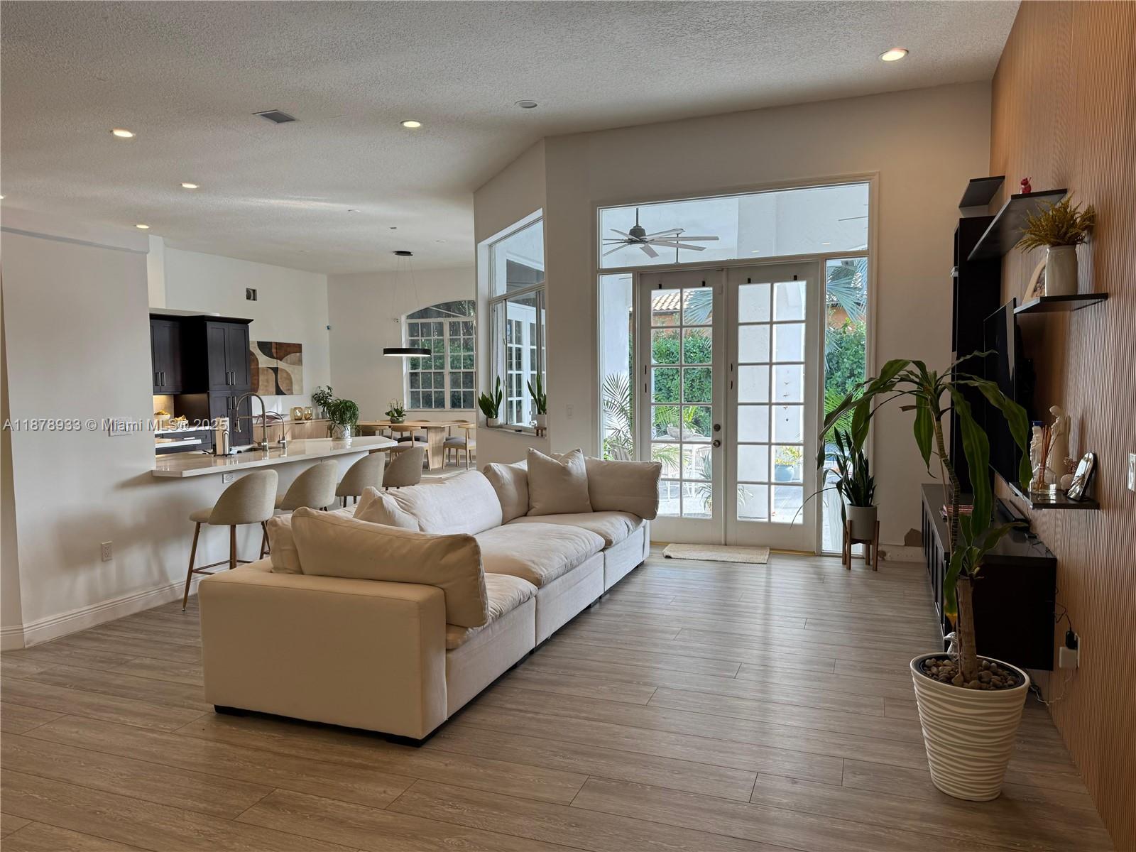 ARENAL SUB - Residential Lease