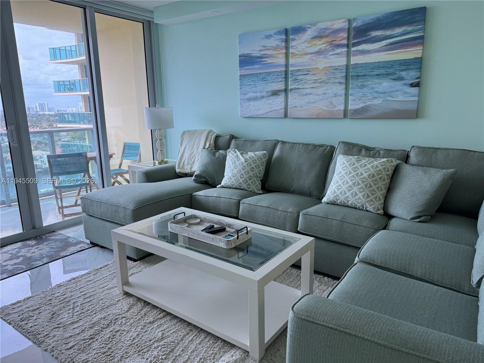 WAVE CONDO - Residential