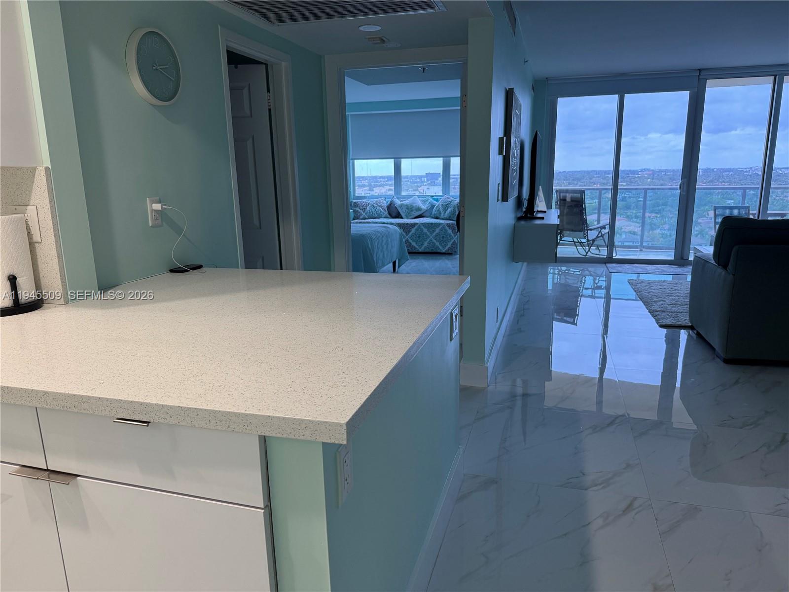 WAVE CONDO - Residential