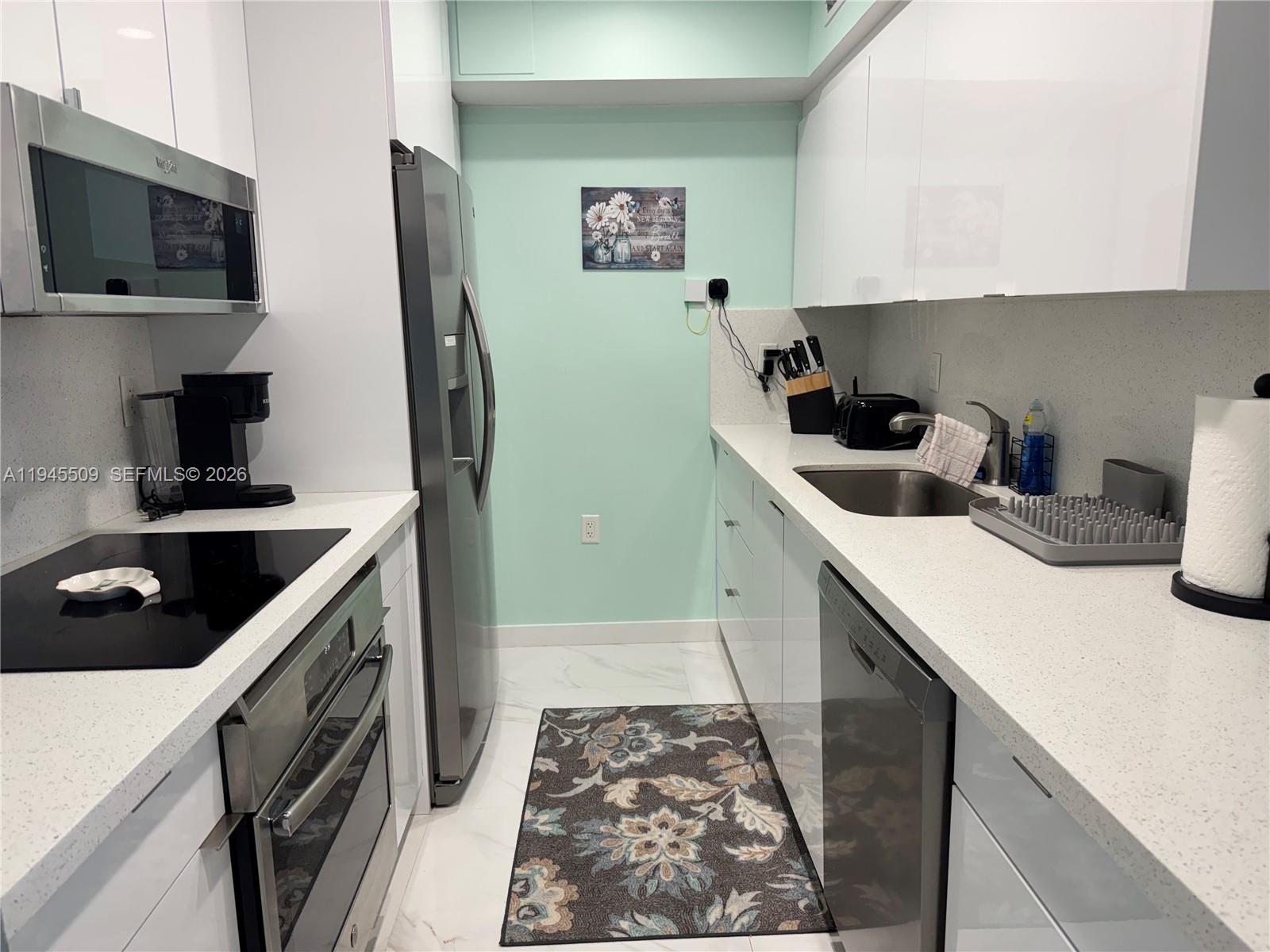 WAVE CONDO - Residential